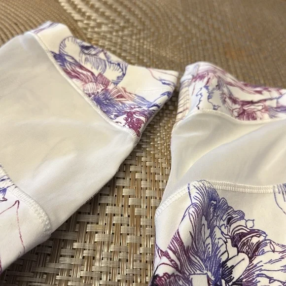 Calia by Carrie Underwood White Purple Floral Cropped Leggings Pants NWT MEDIUM - Picture 7 of 7